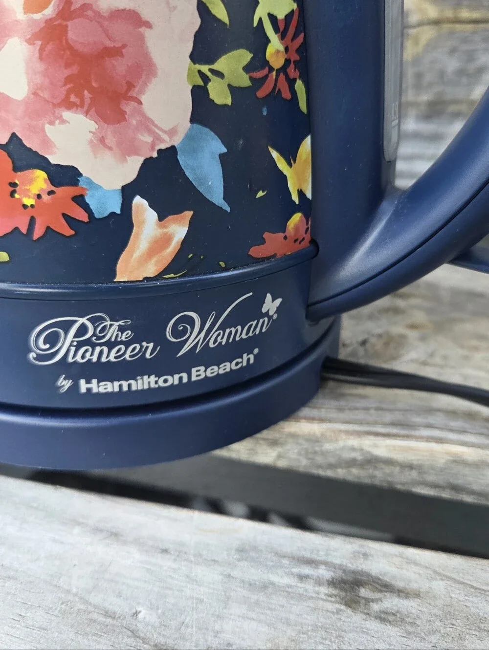 The Pioneer Woman 1.7 Liter Electric Kettle Blue/Fiona Floral | Model# 40971 b